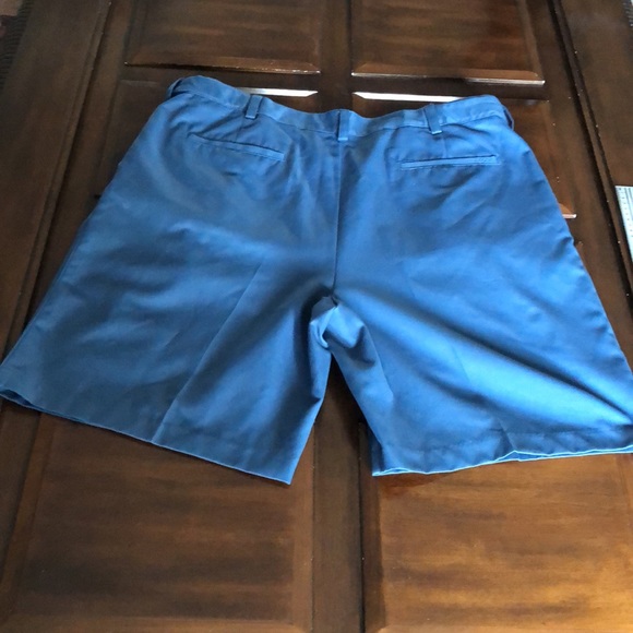Men’s size 40 blue Izod golf classix shorts - Picture 8 of 12